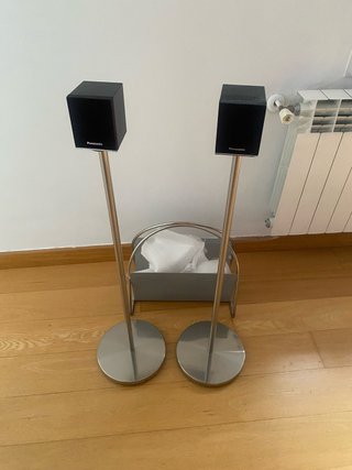 Soportes de pie para altavoces