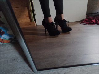 Elegantes zapatos de ante negro