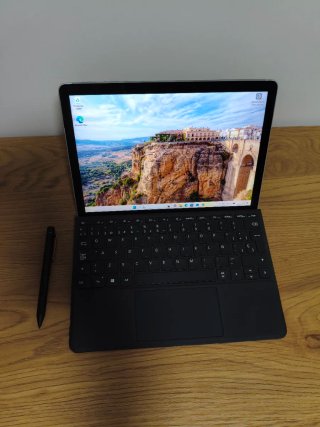 Tablet táctil con Teclado y Lápiz