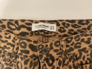Pantalón estampado leopardo