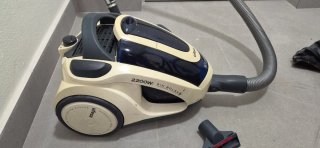 Aspiradora Ufesa 2200W