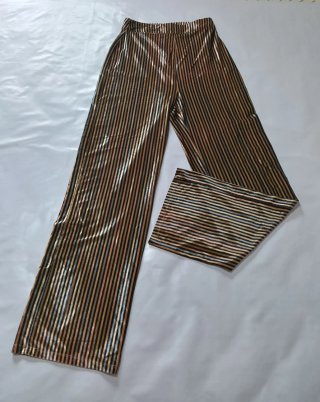 Pantalón palazzo Zara de tiro alto con rayas metal