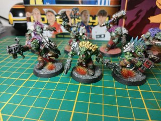Escuadra Trinkabeztiaz Warhammer Orcos