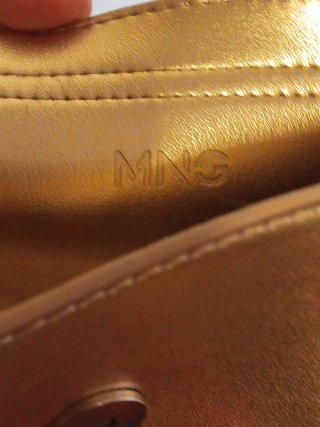 Bolso de mano dorado