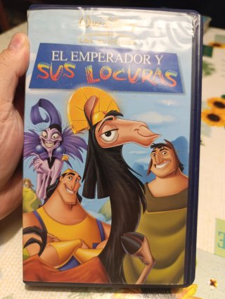 VHS El Emperador y sus Locuras (Español)