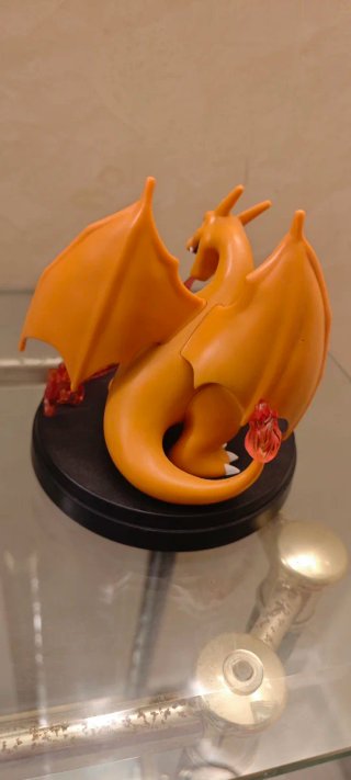 Figura Pokémon Charizard TCG