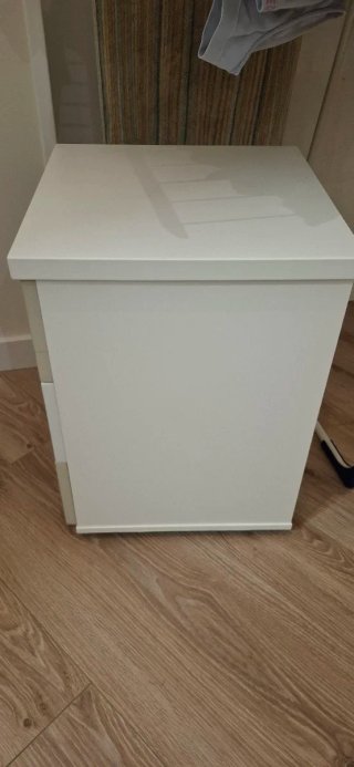 Cajonera 3 cajones beige y blanco