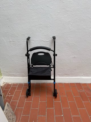 Andador Plegable con Asiento y Bolsa
