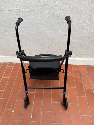 Andador Plegable con Asiento y Bolsa