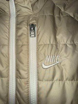 Chaqueta Nike Therma-FIT Beige