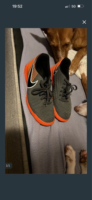 Nike Botas Fútbol Grises y Naranjas