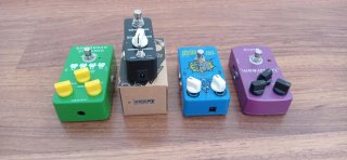 Set di pedali effetti per chitarra elettrica