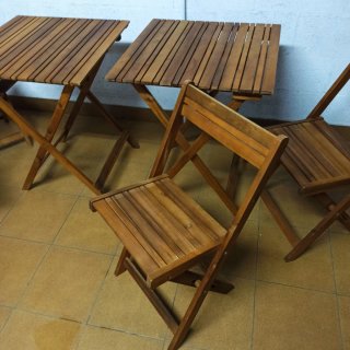 Juego mesas y sillas madera plegables