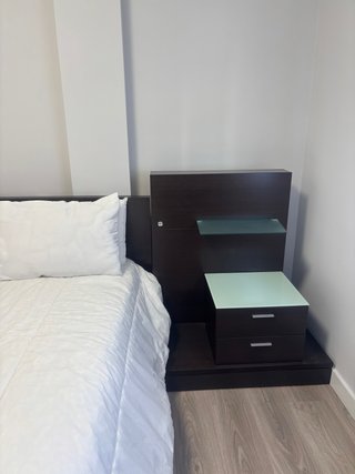 Dormitorio madera bengué