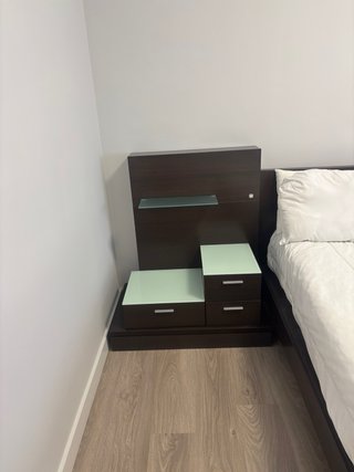 Dormitorio madera bengué