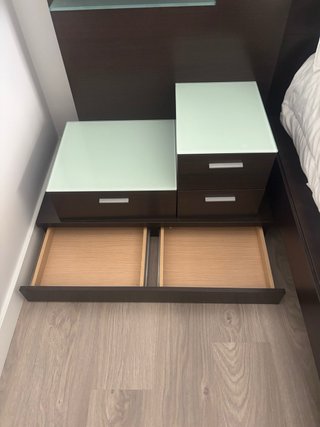 Dormitorio madera bengué