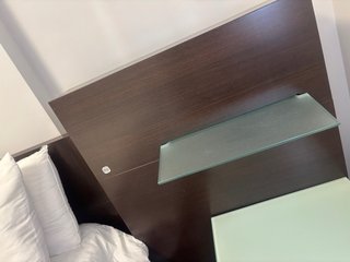 Dormitorio madera bengué