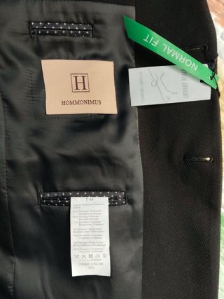 Traje de chaqueta y pantalón negro