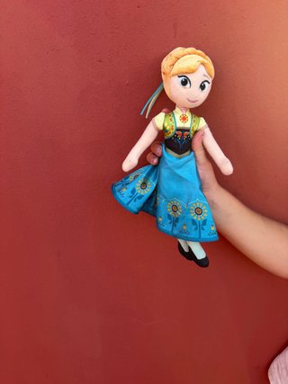 Muñeca de peluche estilo Anna Frozen