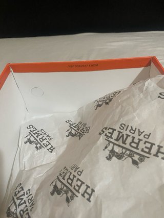 Sapatos Hermès Cinza e Branco