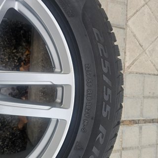 Juego 4 Llantas 18 pulgadas + Neumáticos Pirelli