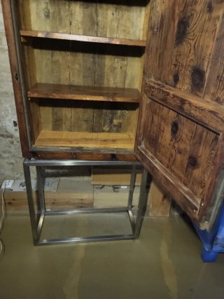 Mueble antiguo madera y metal