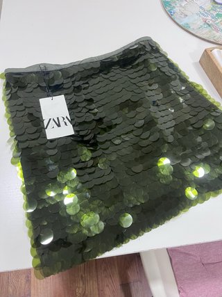 Falda Zara lentejuelas verde nueva