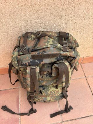 Mochila militar Bundeswehr 65L Flecktarn original