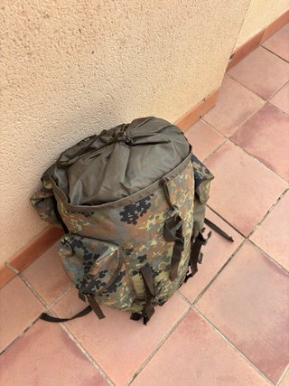 Mochila militar Bundeswehr 65L Flecktarn original