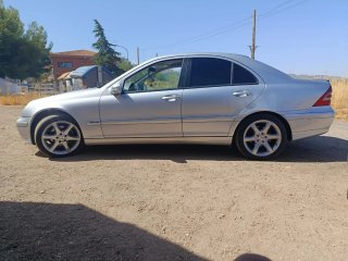 Mercedes-Benz Clase C 2004
