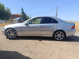 Mercedes-Benz Clase C 2004