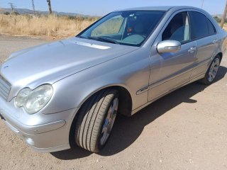 Mercedes-Benz Clase C 2004