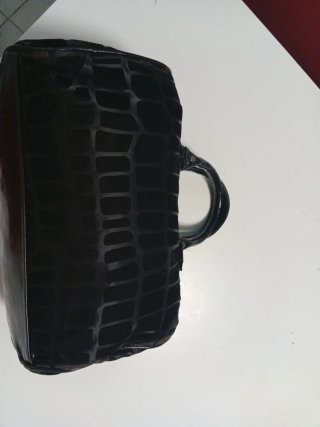 Elegante borsa bauletto nera maculata in velluto