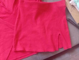 Lote 3 Piezas Stradivarius: Falda y 2 Tops