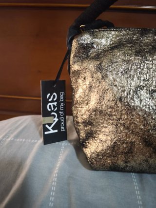 Bolso Kbas Negro y Dorado Nuevo