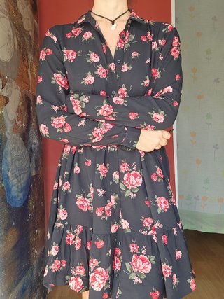 Vestido floral negro y rosa