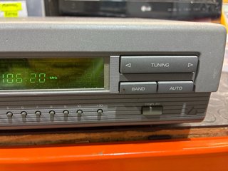 Luxman T-005 Sintonizador AM/FM Digital