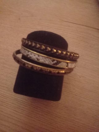 Pack 3 pulseras doradas, precio de todas