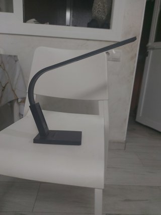 Lámpara de escritorio LED moderna