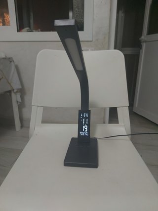 Lámpara de escritorio LED moderna