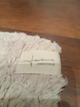 Alfombra infantil lavable Lorena Canals lunares