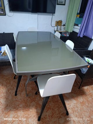 Mesa de comedor con 6 sillas