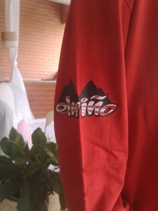 Camiseta El Niño Manga Larga Roja