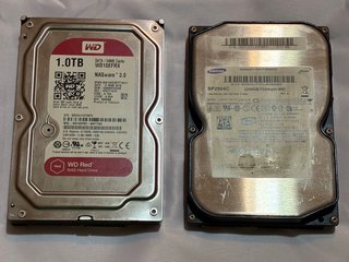 Disco Duro WD Red 1TB NASware 3.0 + Samsung 256G.