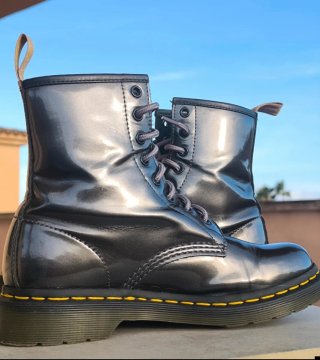 Botines Dr. Martens veganos color metalizado n 39