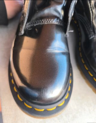 Botines Dr. Martens veganos color metalizado n 39