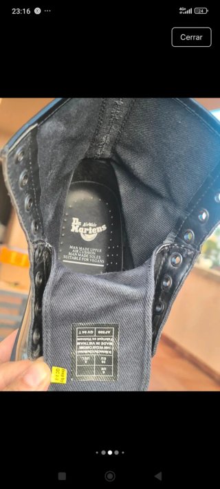 Botines Dr. Martens veganos color metalizado n 39