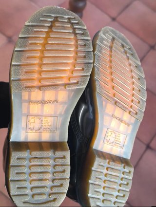 Botines Dr. Martens veganos color metalizado n 39