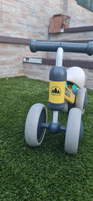 Bicicleta de equilibrio para bebé Sawyer