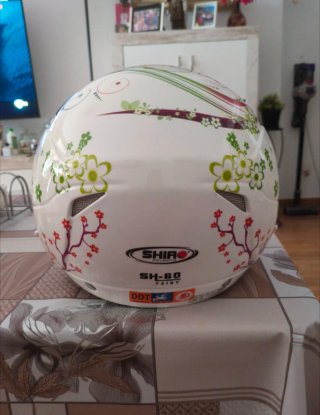 Casco de moto SHIRO con diseño floral